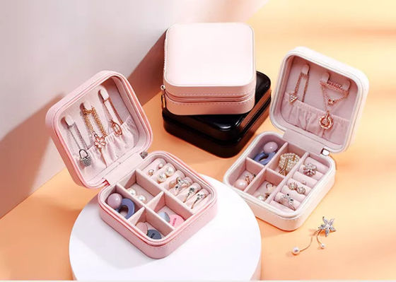 আড়ম্বরপূর্ণ ভেলভেট কানের দুল বক্স চকচকে প্যানটোন গয়না কেস বক্স PU চামড়া