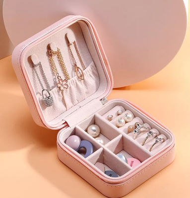 আড়ম্বরপূর্ণ ভেলভেট কানের দুল বক্স চকচকে প্যানটোন গয়না কেস বক্স PU চামড়া