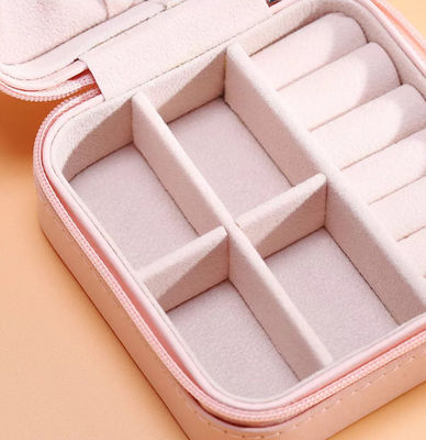 আড়ম্বরপূর্ণ ভেলভেট কানের দুল বক্স চকচকে প্যানটোন গয়না কেস বক্স PU চামড়া